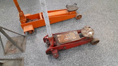Lot 895 - 2 X TROLLEY JACKS & AXLE STANDS