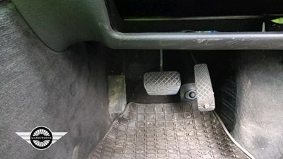 Lot 604 - 1989 AUDI 100 AVANT E AUTO