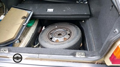 Lot 604 - 1989 AUDI 100 AVANT E AUTO