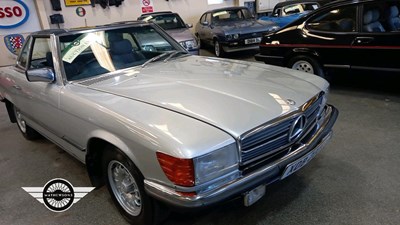 Lot 726 - 1982 MERCEDES 280 SL AUTO