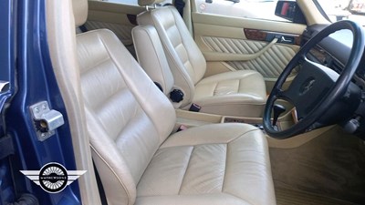 Lot 606 - 1989 MERCEDES 300 SE AUTO