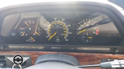 Lot 606 - 1989 MERCEDES 300 SE AUTO