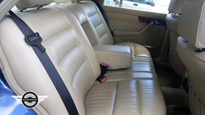 Lot 606 - 1989 MERCEDES 300 SE AUTO