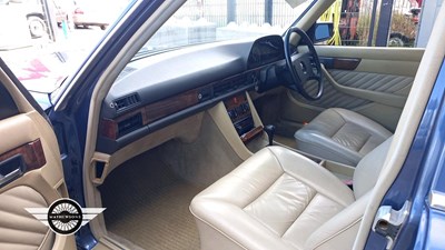 Lot 606 - 1989 MERCEDES 300 SE AUTO