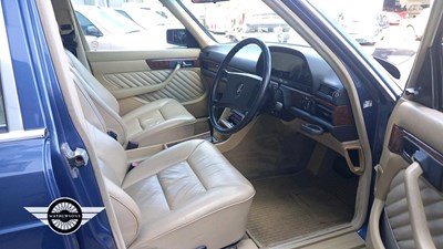 Lot 606 - 1989 MERCEDES 300 SE AUTO