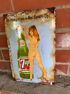 Lot 351 - NOTHING DOES IT LIKE SEVEN-UP ENAMEL SIGN 12" X 8"