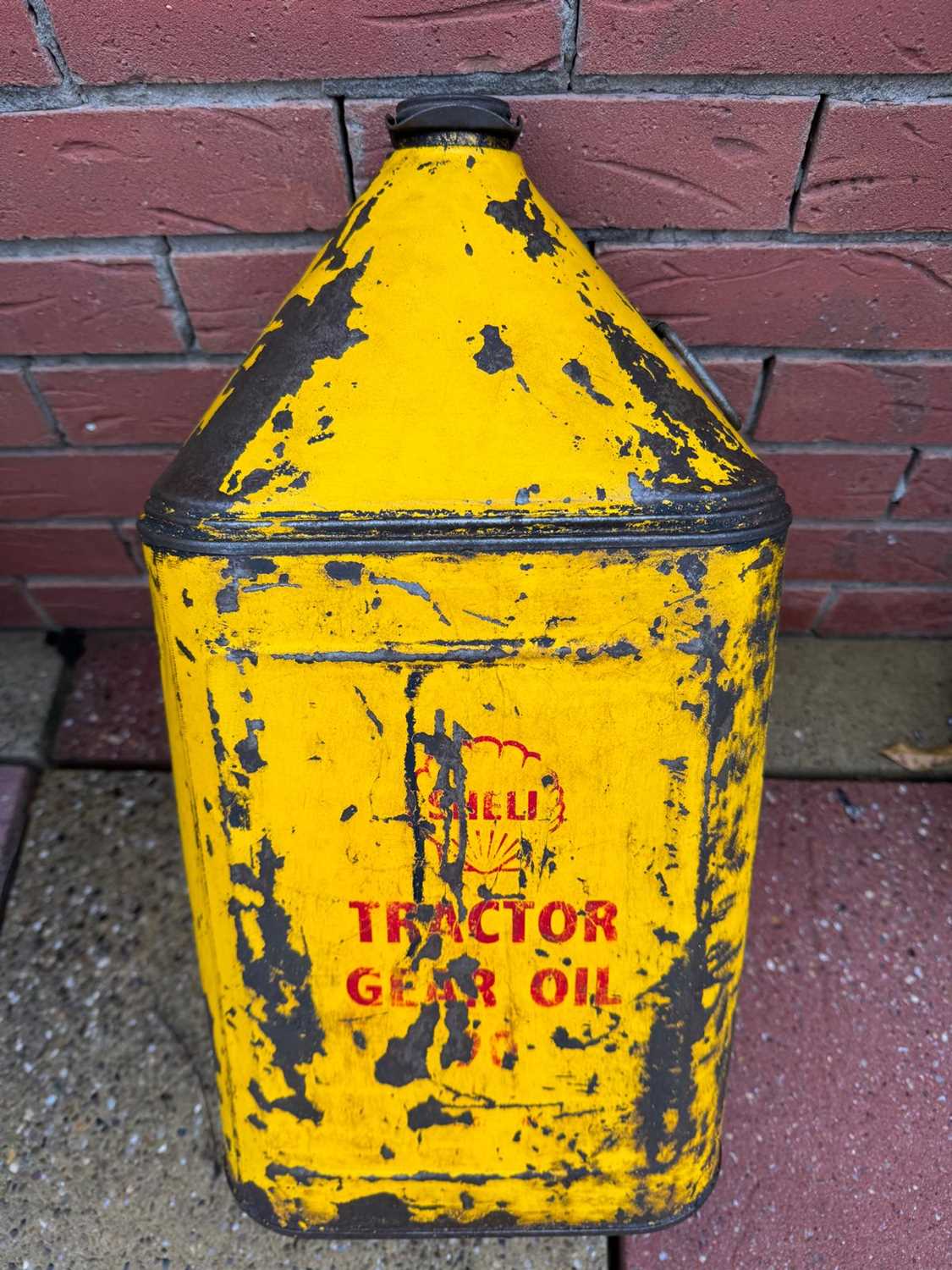 Lot 613 - SHELL TRACTOR GEAR OIL CAN