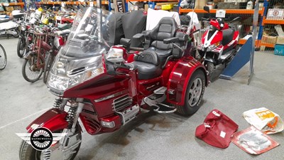 Lot 878 - 2000 HONDA GOLDWING