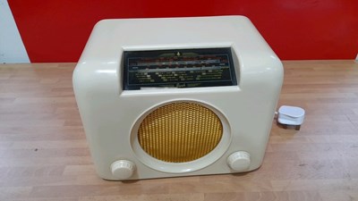 Lot 277 - BUSH BAKELITE CREAM RADIO