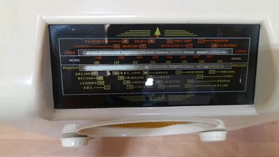 Lot 277 - BUSH BAKELITE CREAM RADIO