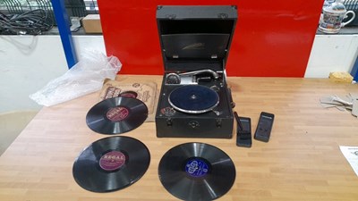 Lot 511 - DECCA PORTABLE RECORD PLAYER