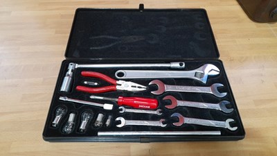 Lot 517 - JAGUAR TOOL KIT LOVELY CONDITION