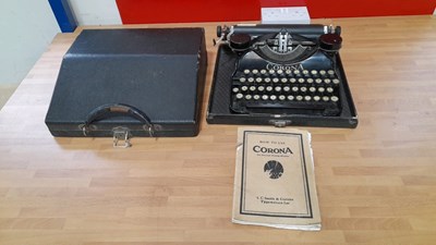 Lot 867 - CORONA PORTABLE TYPEWRITER