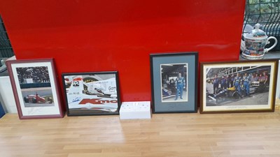 Lot 689 - 4X SMALL SIGNED FORMULA 1 PHOTOS