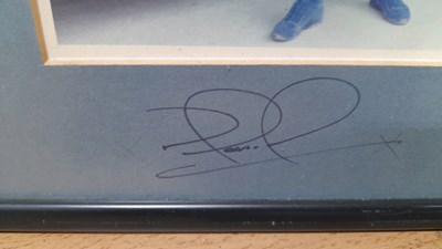 Lot 689 - 4X SMALL SIGNED FORMULA 1 PHOTOS