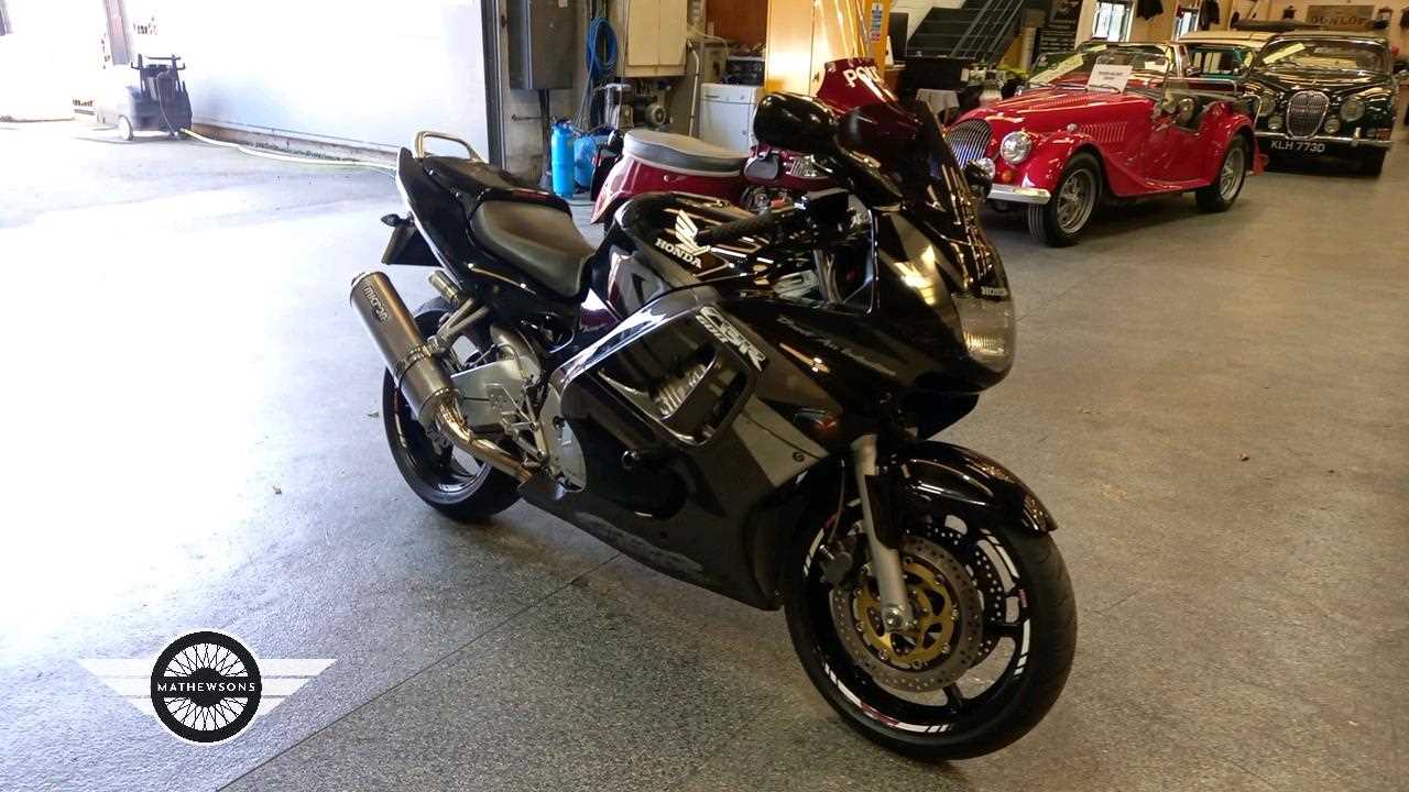 Lot 400 - 1997 HONDA CBR 600 F