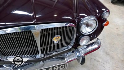 Lot 696 - 1968 ROVER P5