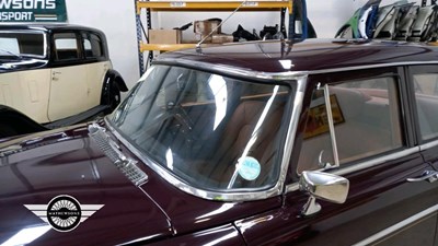 Lot 696 - 1968 ROVER P5