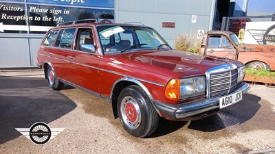 Lot 712 - 1983 MERCEDES 200 ESTATE