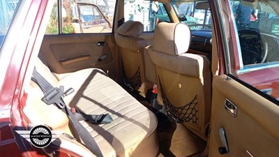 Lot 712 - 1983 MERCEDES 200 ESTATE