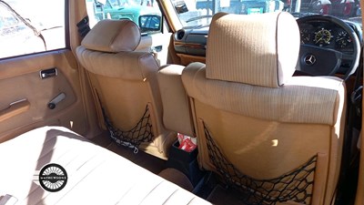 Lot 712 - 1983 MERCEDES 200 ESTATE