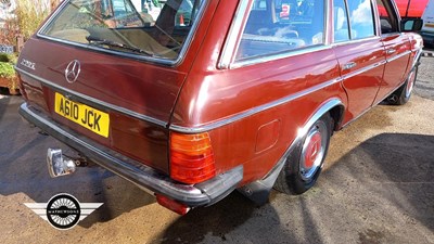 Lot 712 - 1983 MERCEDES 200 ESTATE