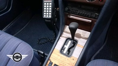 Lot 4 - 1987 MERCEDES 300 E AUTO