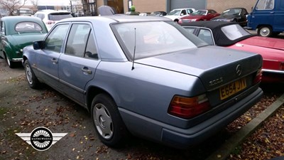 Lot 4 - 1987 MERCEDES 300 E AUTO