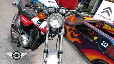 Lot 32 - 1975 YAMAHA DT175