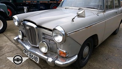 Lot 92 - 1964 WOLSELEY 16/60