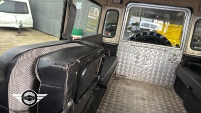 Lot 140 - 1981 LAND ROVER 109" - 4 CYL