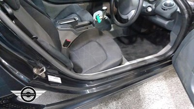 Lot 166 - 2003 SMART ROADSTER COUPE 80 AUTO