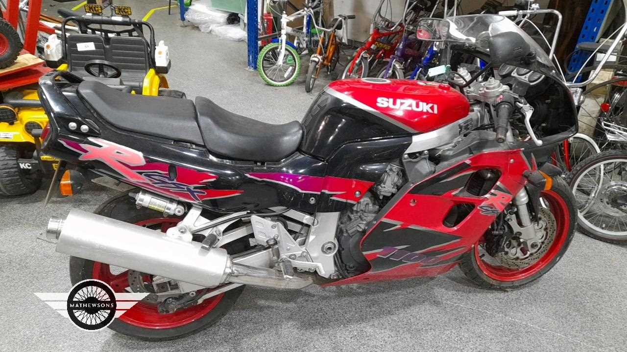 Lot 180 - 1995 SUZUKI GSXR1100