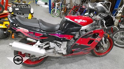 Lot 180 - 1995 SUZUKI GSXR1100