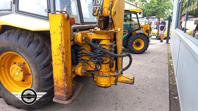 Lot 350 - CIRCA 1990s JCB SITEMASTER