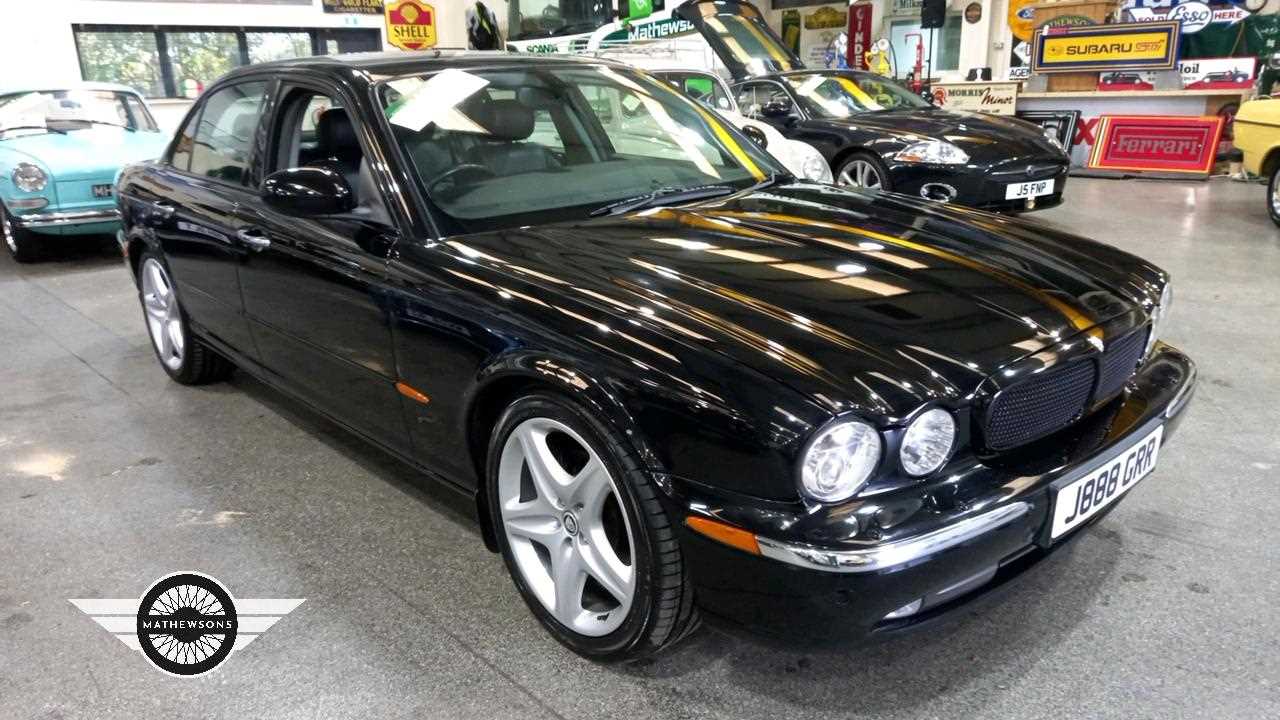 Lot 204 - 2004 JAGUAR XJ8 V8 SE AUTO