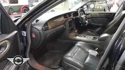 Lot 204 - 2004 JAGUAR XJ8 V8 SE AUTO