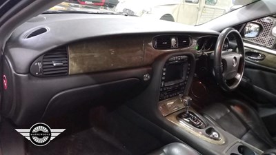 Lot 204 - 2004 JAGUAR XJ8 V8 SE AUTO