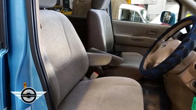 Lot 206 - 2004 NISSAN SERENA 7 SEATER