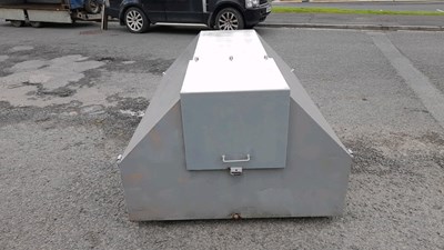 Lot 611 - BUNDED 1000 LITRE METAL FUEL TANK