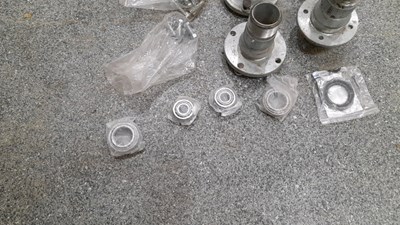 Lot 813 - SET OF 5 REFURBISHED 472 J14 MG WIRE WHEELS & NOCK OF HUB CONVERSION KIT