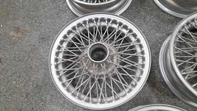 Lot 813 - SET OF 5 REFURBISHED 472 J14 MG WIRE WHEELS & NOCK OF HUB CONVERSION KIT