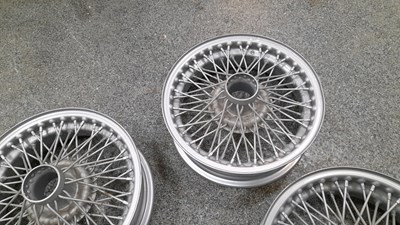 Lot 813 - SET OF 5 REFURBISHED 472 J14 MG WIRE WHEELS & NOCK OF HUB CONVERSION KIT