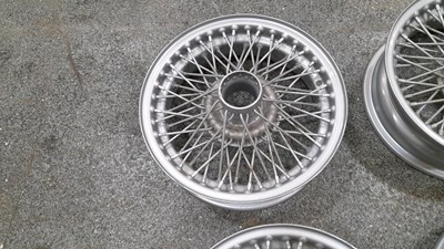 Lot 813 - SET OF 5 REFURBISHED 472 J14 MG WIRE WHEELS & NOCK OF HUB CONVERSION KIT