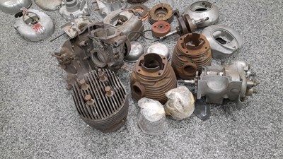 Lot 793 - VILLIERS ENGINE AND GEARBOX PARTS