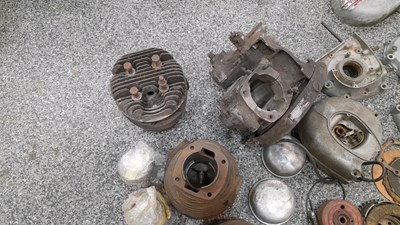 Lot 793 - VILLIERS ENGINE AND GEARBOX PARTS