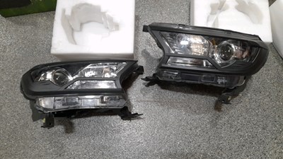 Lot 729 - PAIR OF FORD RANGER FRONT HEADLIGHTS