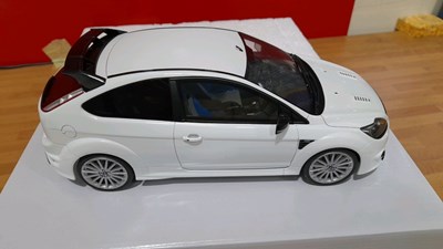 Lot 766 - FORD FOCUS RS MK2 1.18 SCALE MODEL IN WHITE BY OTTO MODELS