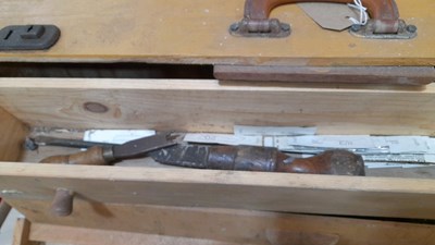 Lot 836 - WOODWORKING TOOL BOX + TOOLS & ELECTRIC POLISHER