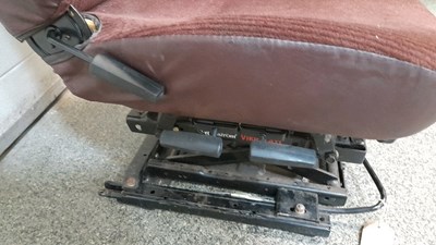 Lot 772 - TRUCK/TRACTOR ADJUSTABLE SUSPENSION SEAT